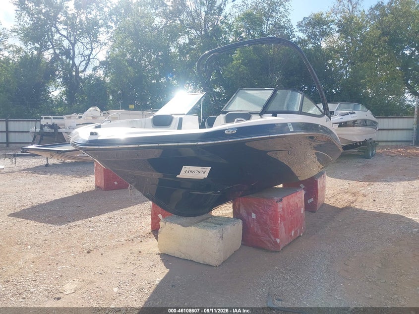 2017 YAMAHA 19' auction photo 2