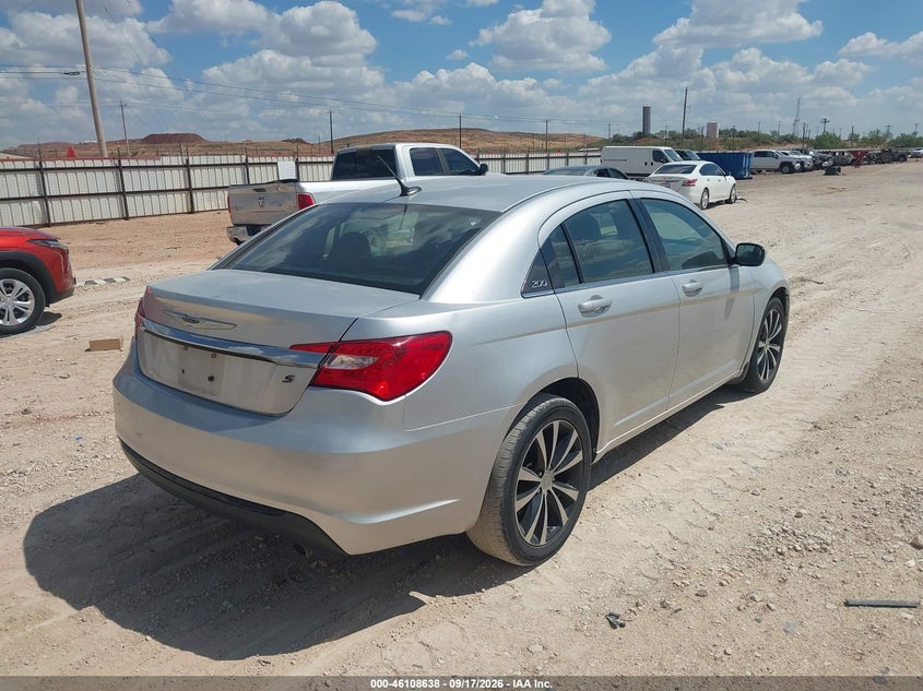 2012 CHRYSLER 200 S · Фото 4