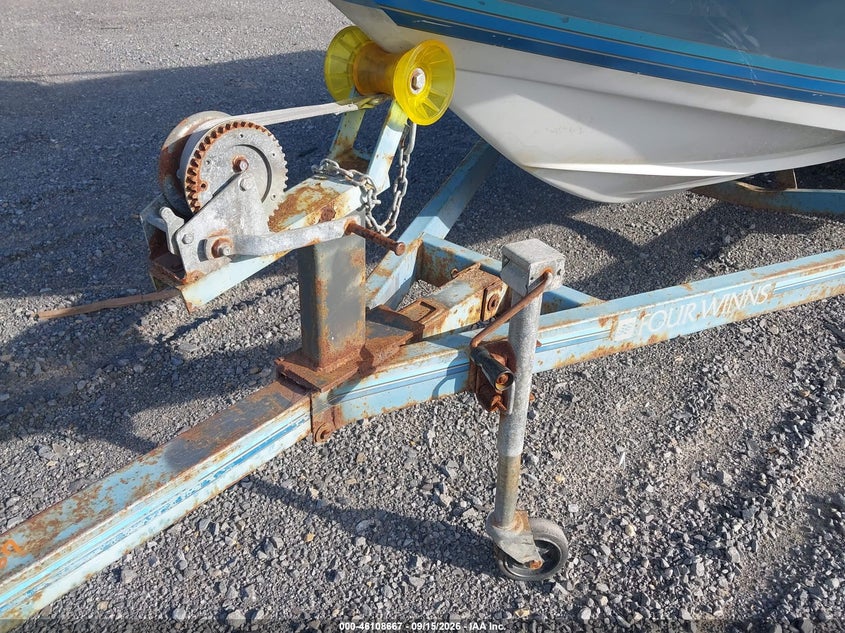 1988 FOUR WINNS 16 FEET auction photo 6