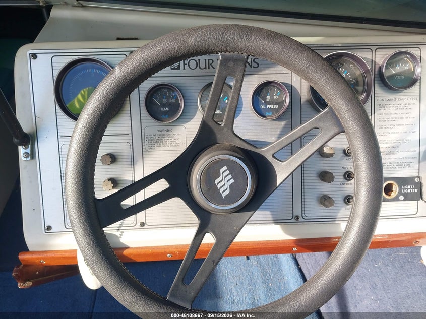 1988 FOUR WINNS 16 FEET auction photo 7