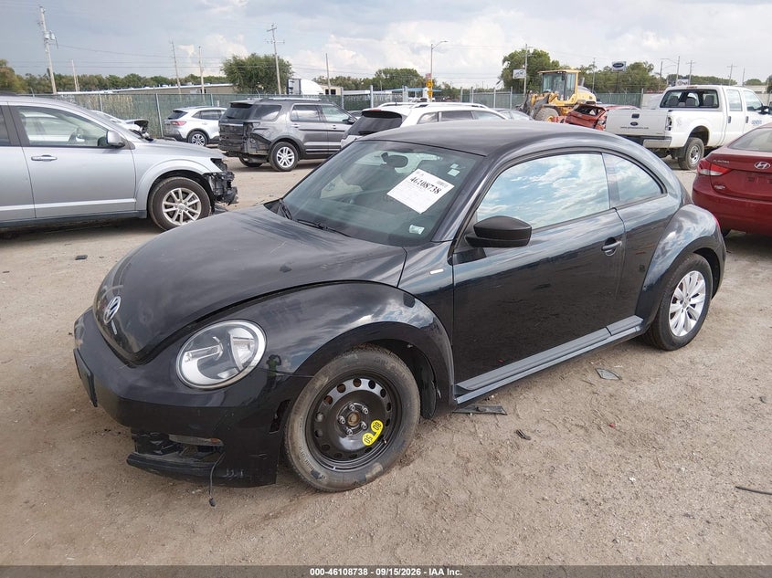 2016 Volkswagen Beetle, Right Front, IAAI, VIN 3VWF17AT1GM609594 — photo 2