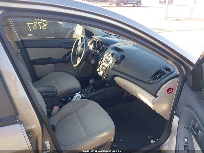 2011 KIA FORTE auction photo 5