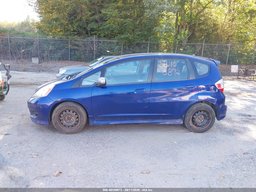HONDA FIT 2011 VIN JHMGE8H53BC021990