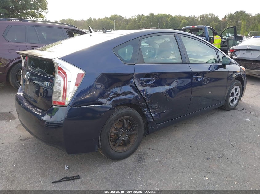 Vin: jtdkn3du8e0370595, lot: 46608635, toyota prius three 20144