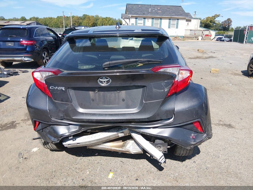 2020 TOYOTA C-HR LE · Фото 17