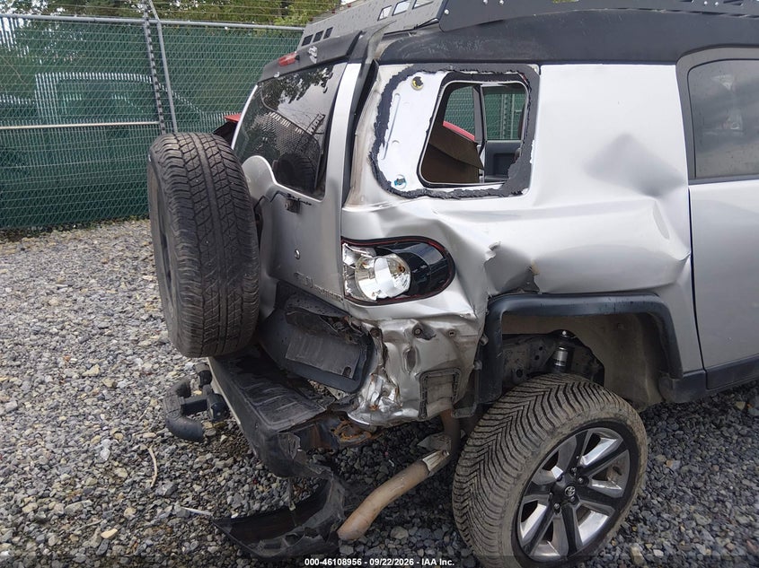 TOYOTA FJ CRUISER 2007 VIN JTEBU11F270076542