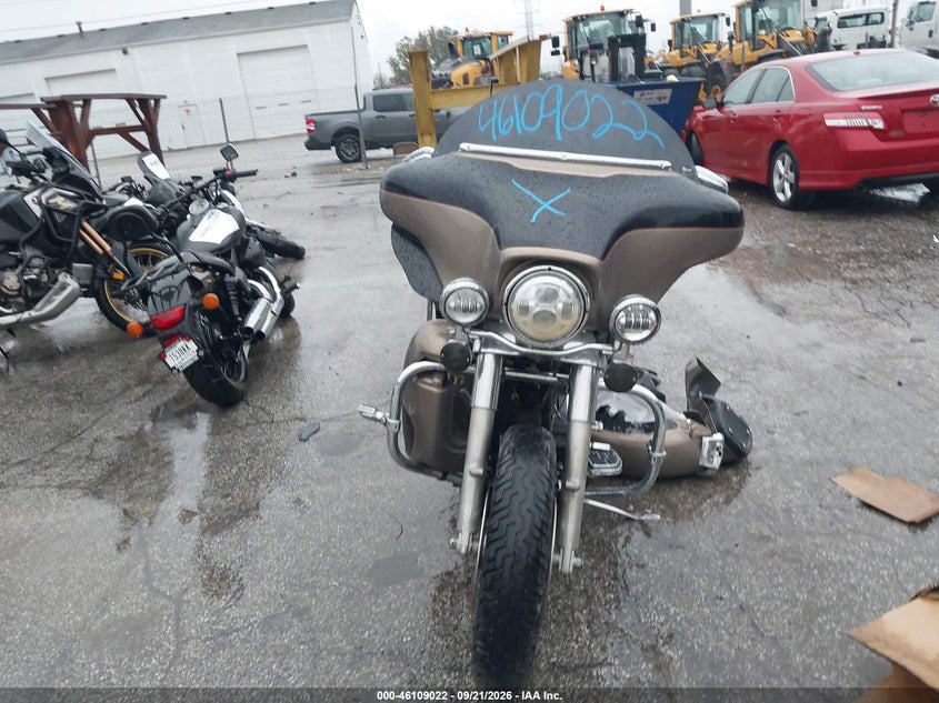 HARLEY-DAVIDSON FLHTCUI 2004