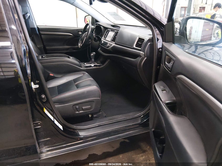 TOYOTA HIGHLANDER - zdjęcie 5