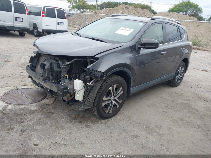 2017 Toyota RAV 4, Удар спереду, IAAI, VIN JTMBFREV9HJ709127 — фото 2