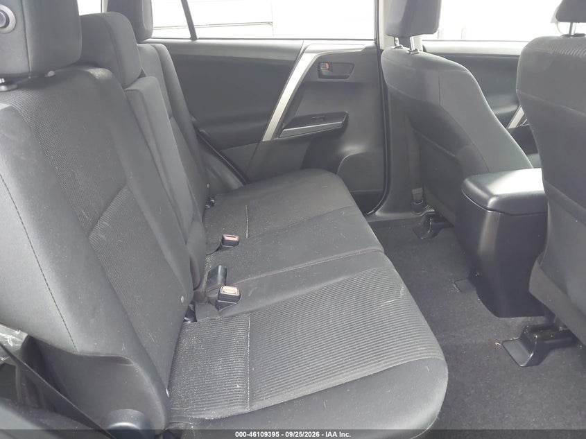 TOYOTA RAV4 - zdjęcie 8