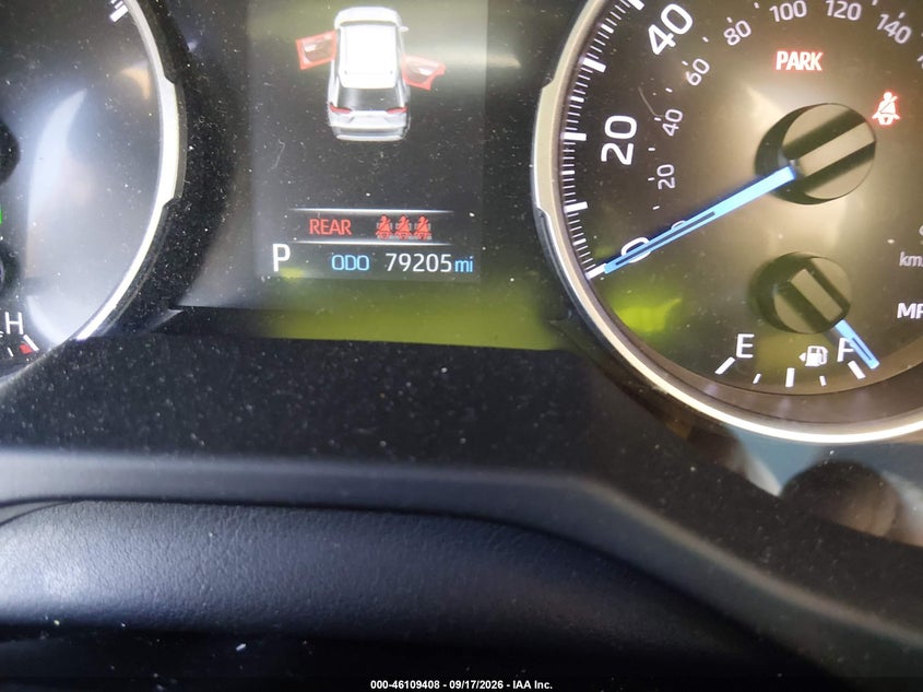 TOYOTA RAV4 HYBRID - zdjęcie 16