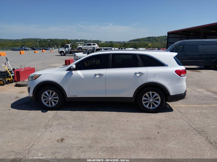2016 KIA SORENTO 3.3L LX · Photo 14