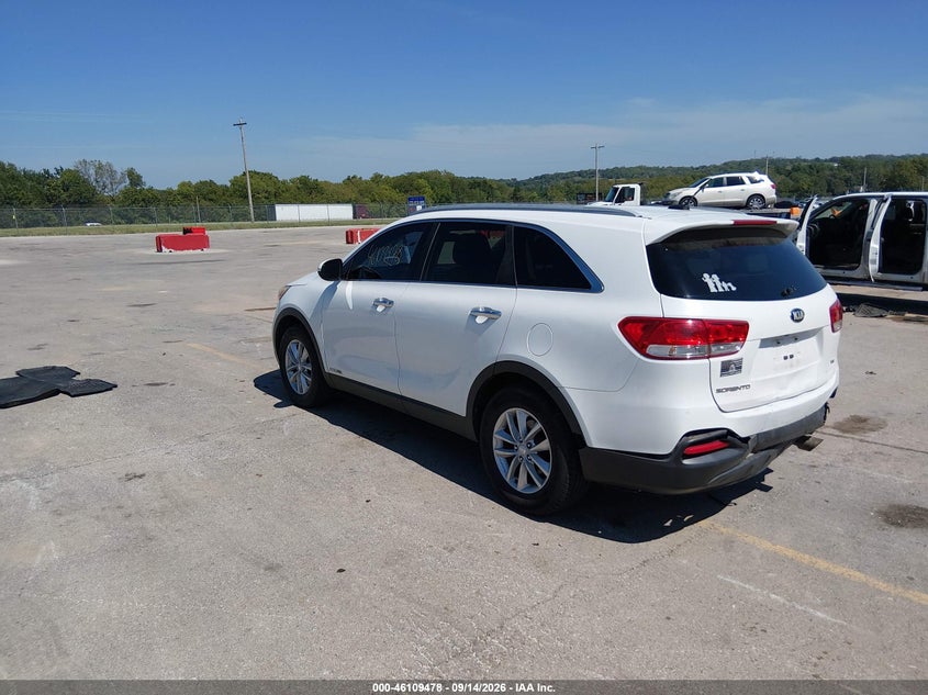 2016 KIA SORENTO 3.3L LX · Photo 3
