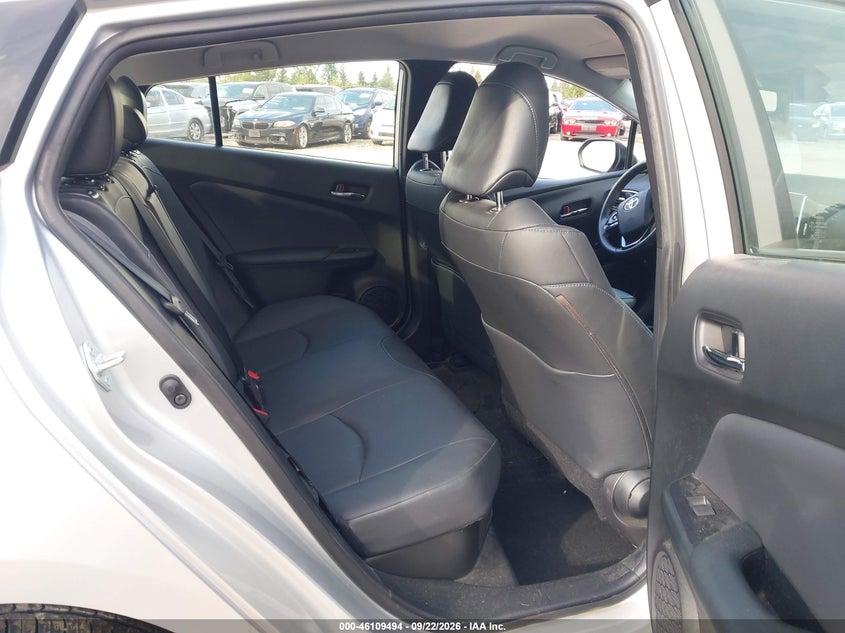 TOYOTA PRIUS - zdjęcie 8