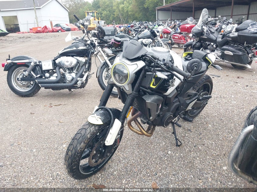 Vin: lcepewl14n6002877, lot: 46609220, cf m 700cl-x/ c 20222