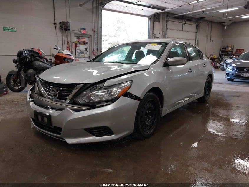 2017 Nissan Altima, Удар спереду, IAAI, VIN 1N4AL3AP6HN355185 — фото 2