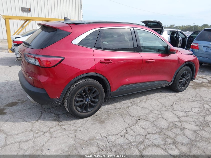 Vin: 1fmcu0g6xlua70383, lot: 46609271, ford escape se 20204