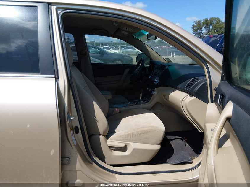 2012 TOYOTA HIGHLANDER auction photo 5