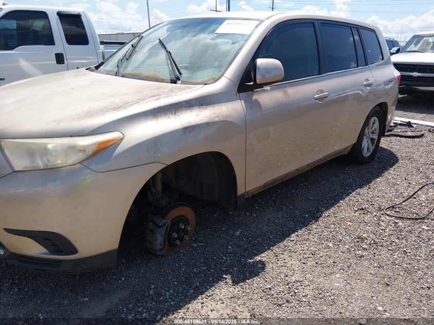 2012 TOYOTA HIGHLANDER auction photo 6