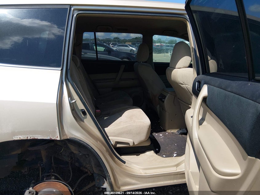 2012 TOYOTA HIGHLANDER auction photo 8