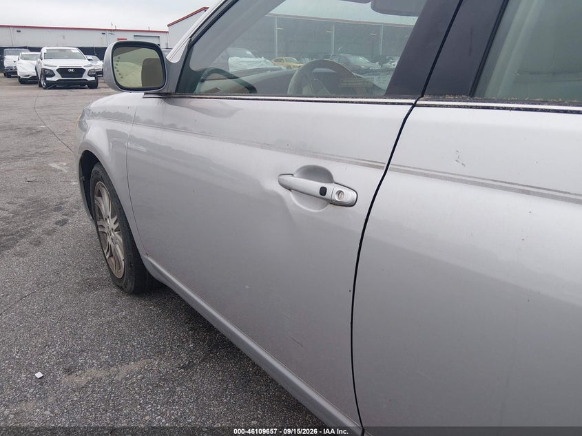2006 TOYOTA AVALON auction photo 6