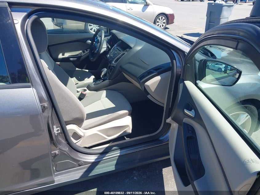 2014 FORD FOCUS auction photo 5