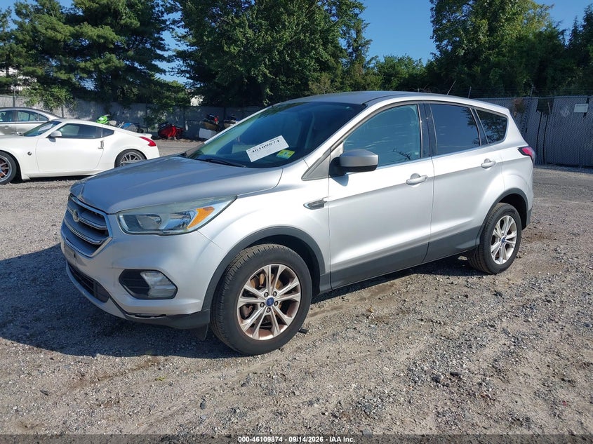 Vin: 1fmcu9gdxhuf00469, lot: 46609590, ford escape se 20172