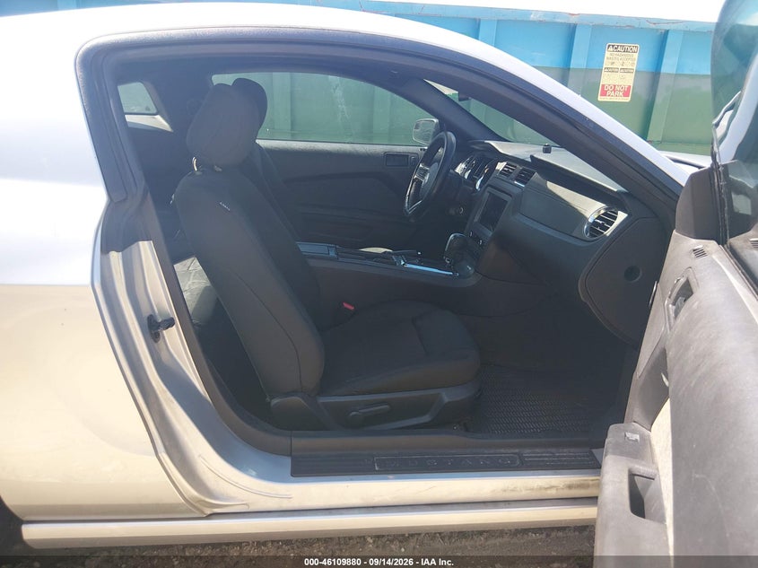 FORD MUSTANG 2014 VIN 1ZVBP8AM1E5223840
