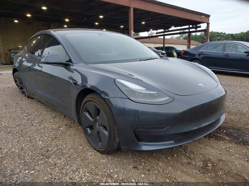 TESLA MODEL 3 - zdjęcie 1