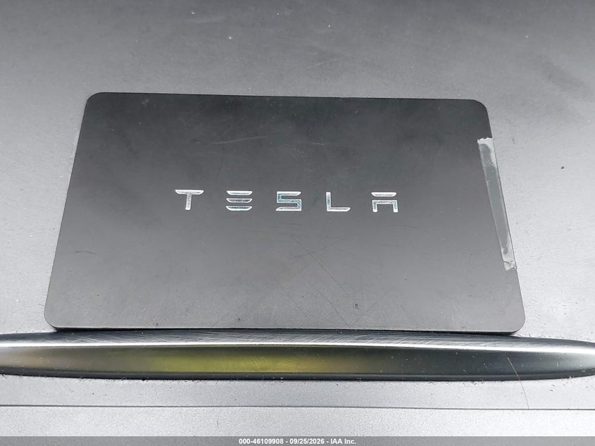 TESLA MODEL 3 - zdjęcie 10