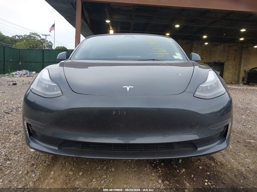 TESLA MODEL 3 - zdjęcie 11