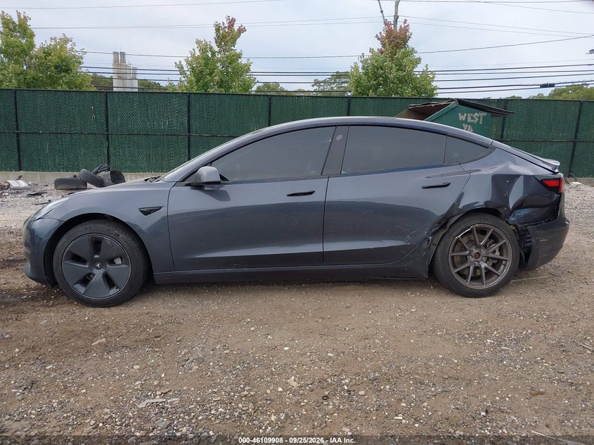 TESLA MODEL 3 - zdjęcie 6