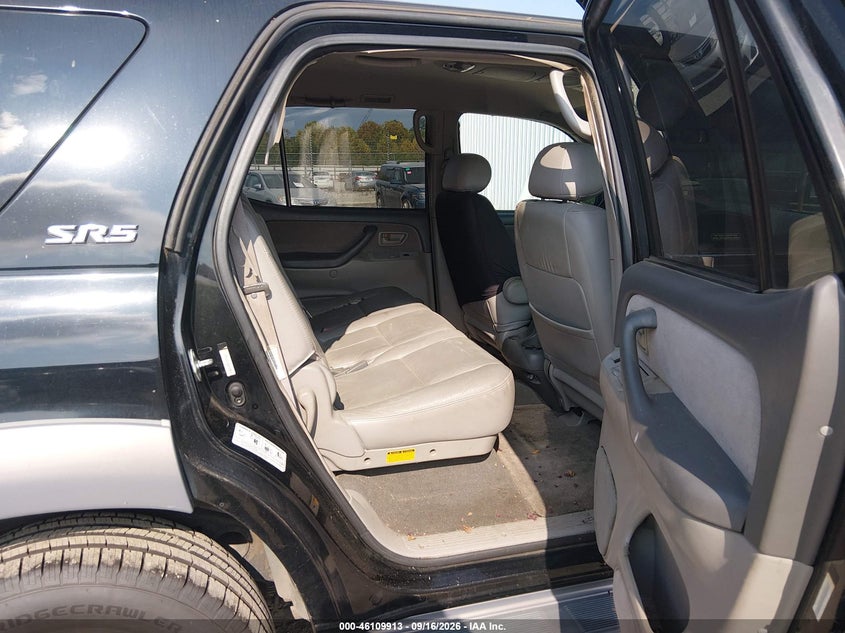 2001 TOYOTA SEQUOIA auction photo 8