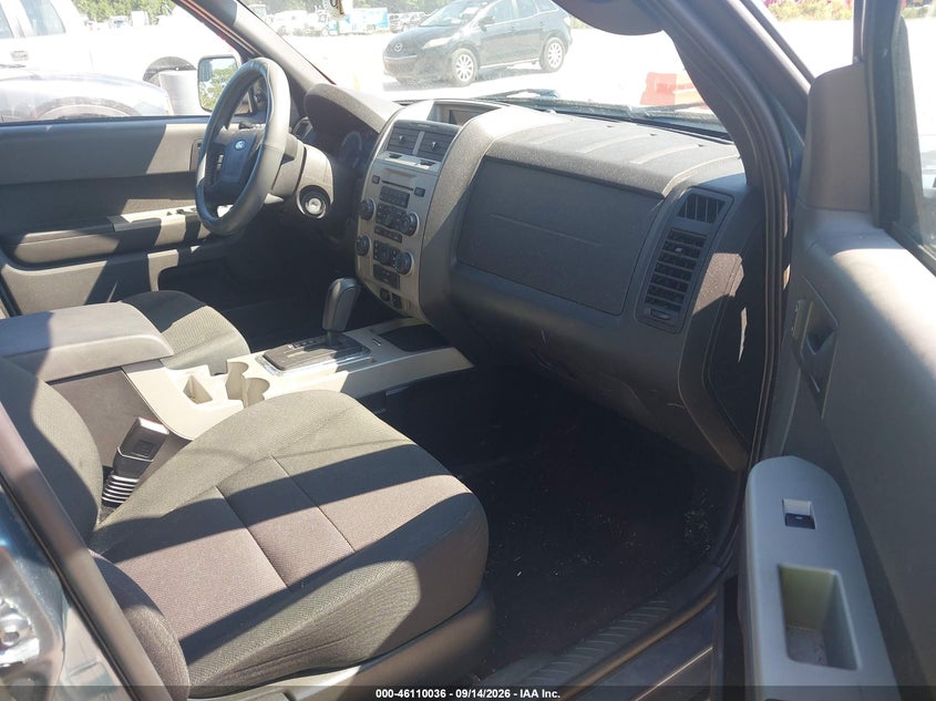 2010 FORD ESCAPE auction photo 5