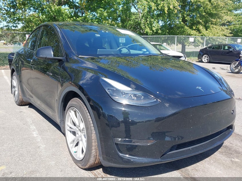 TESLA MODEL Y - zdjęcie 1