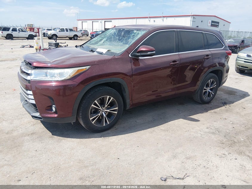2017 TOYOTA HIGHLANDER auction photo 2