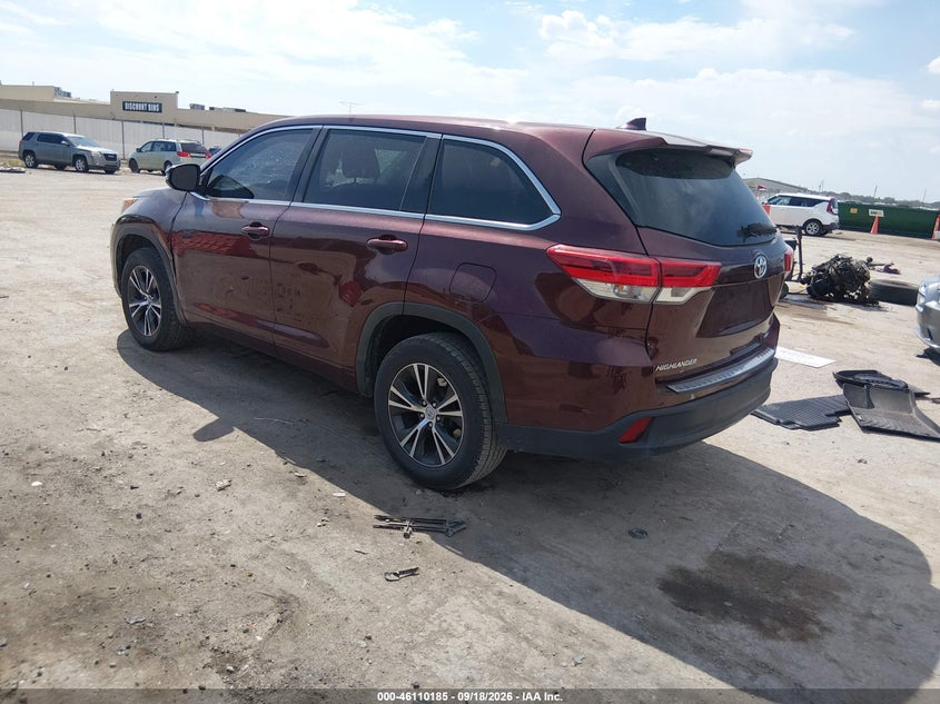 2017 TOYOTA HIGHLANDER auction photo 3