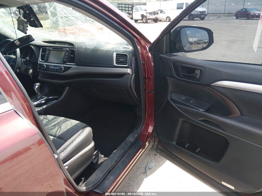 2017 TOYOTA HIGHLANDER auction photo 5