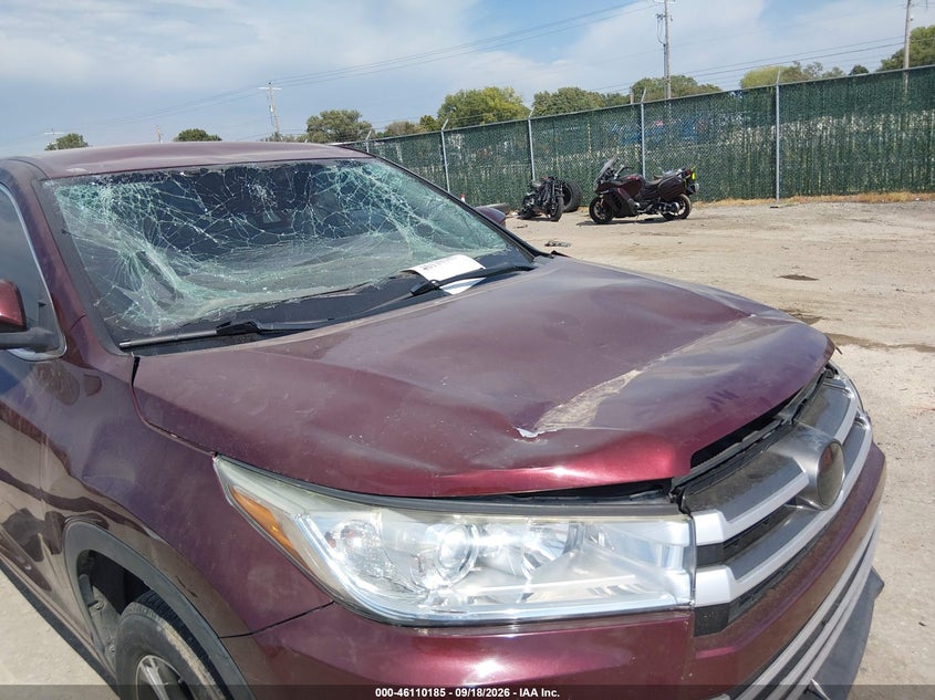 2017 TOYOTA HIGHLANDER auction photo 6
