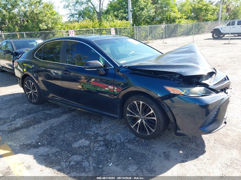 TOYOTA CAMRY - zdjęcie 1