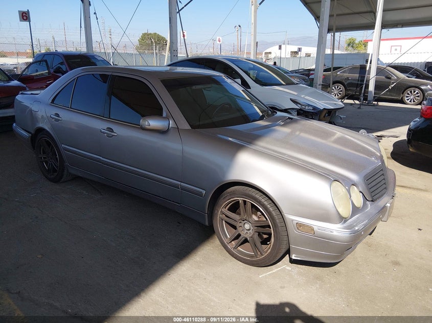 2001 MERCEDES-BENZ E 320