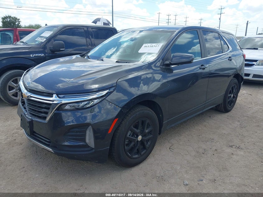 2022 Chevrolet Equinox, Front & Rear, IAAI, VIN 2GNAXKEV2N6128889 — photo 2