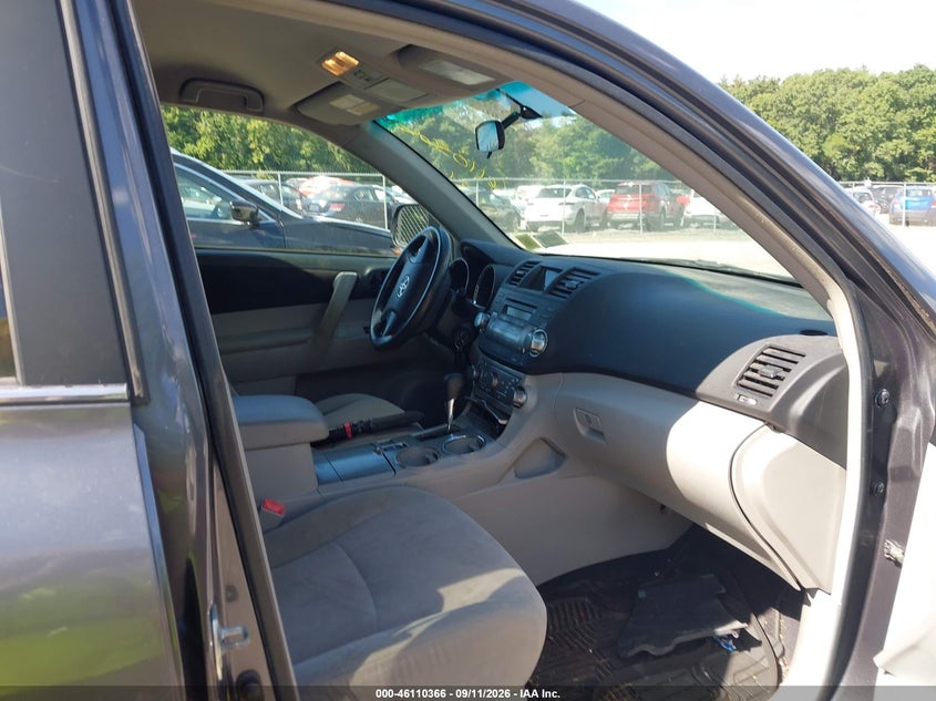 2012 TOYOTA HIGHLANDER auction photo 5