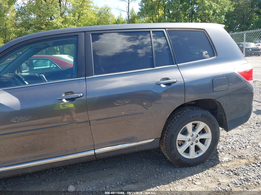 2012 TOYOTA HIGHLANDER auction photo 6