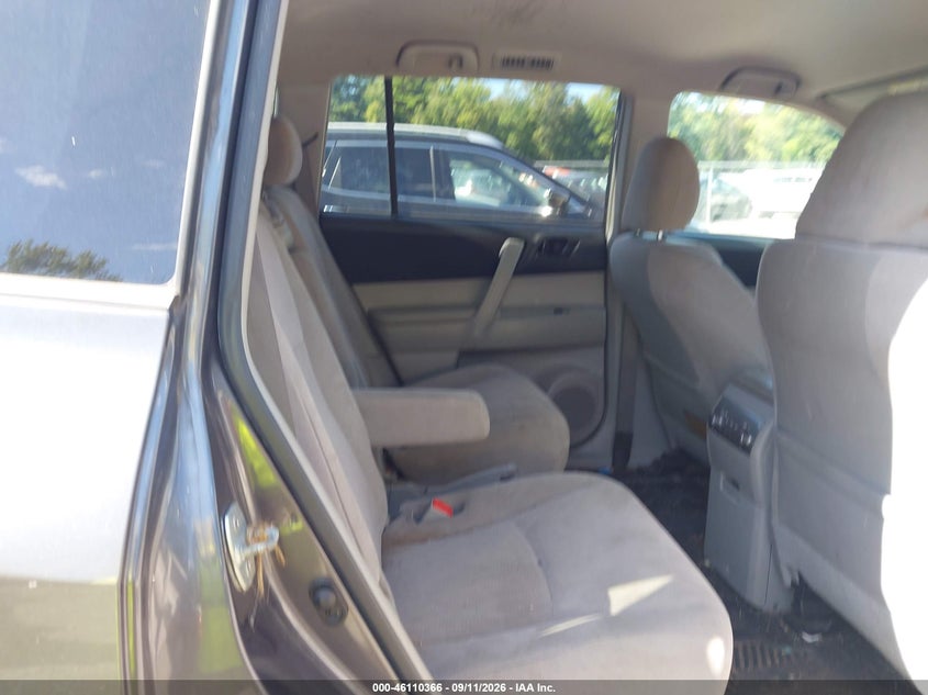 2012 TOYOTA HIGHLANDER auction photo 8