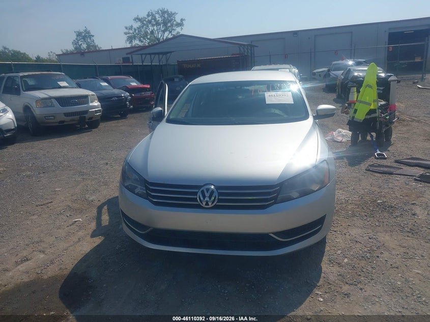 2013 VOLKSWAGEN PASSAT 2.5L S · Photo 12