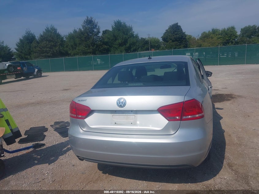 2013 VOLKSWAGEN PASSAT 2.5L S · Photo 16