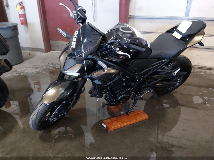 KAWASAKI ZR900 2025