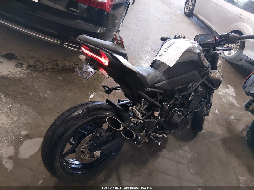 KAWASAKI ZR900 2025