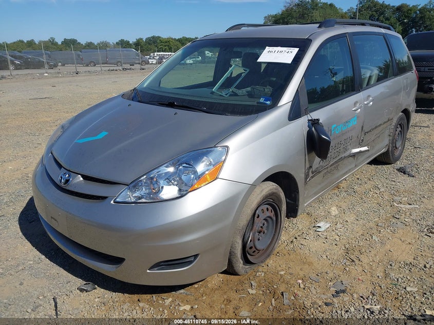 2010 Toyota Sienna, Левый бок, IAAI, VIN 5TDKK4CC7AS300567 — фото 2